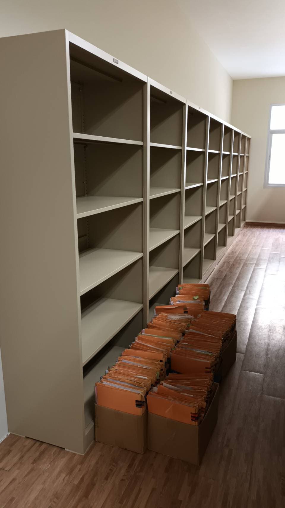 ตู้เหล็กโล่ง