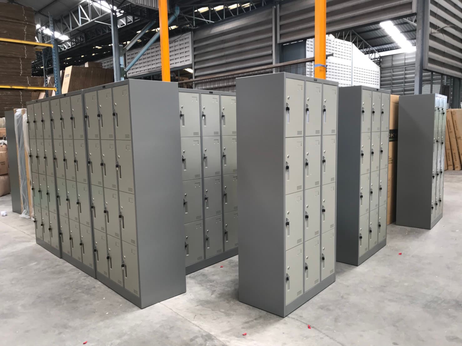 ตู้ล็อคเกอร์เหล็ก 12 ช่อง