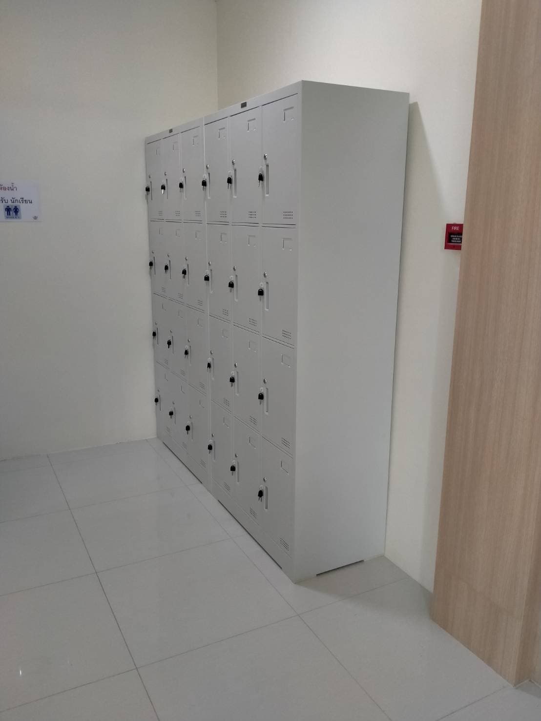 ตู้ล็อคเกอร์เหล็ก 12 ช่อง