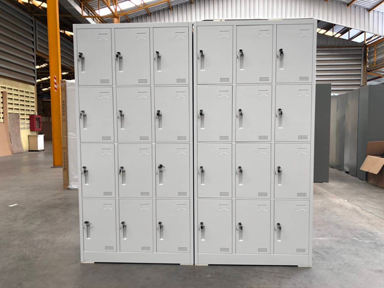 ตู้ล็อคเกอร์เหล็ก 12 ช่อง