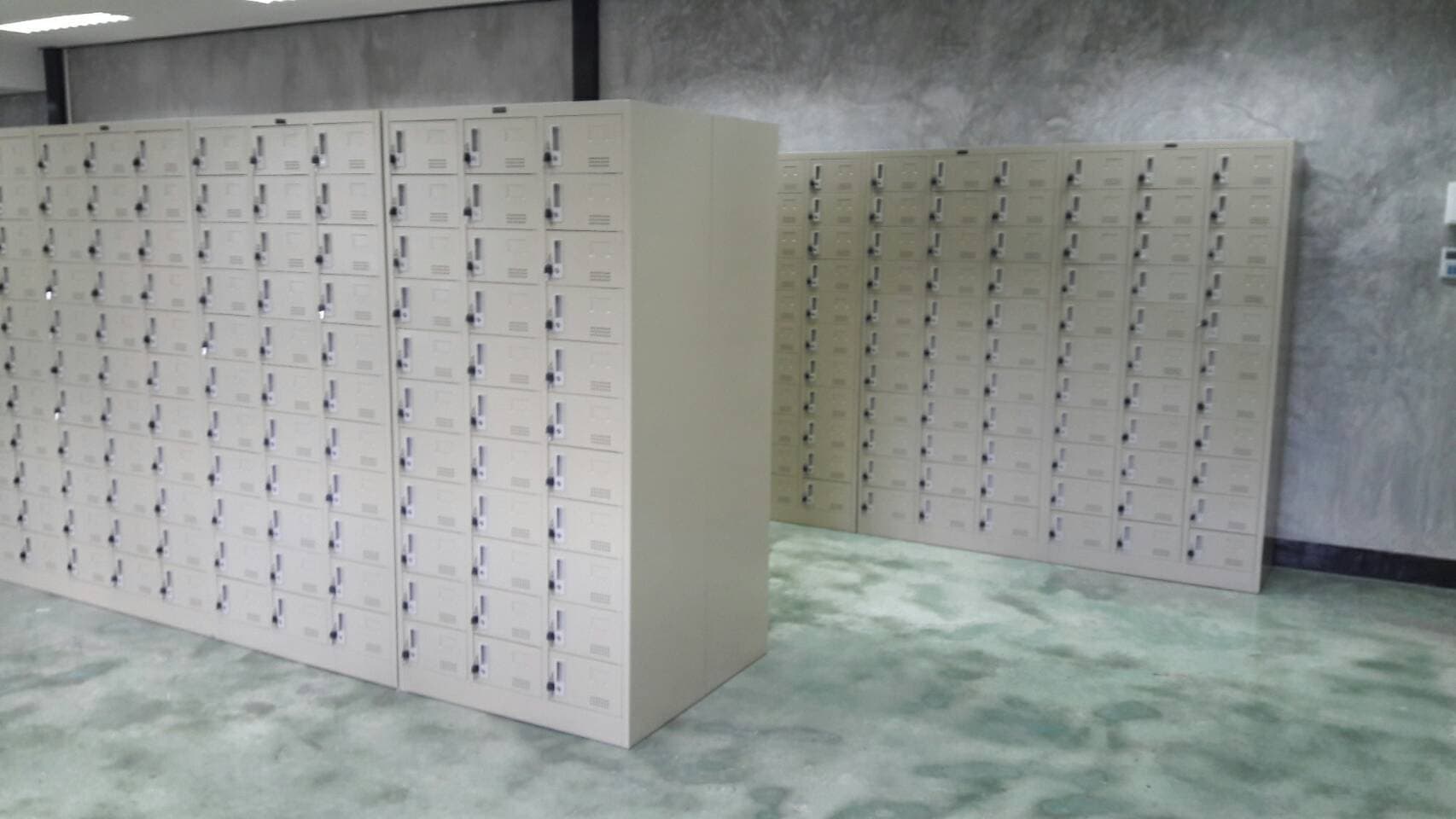 ตู้ล็อคเกอร์เหล็ก 33 ช่อง