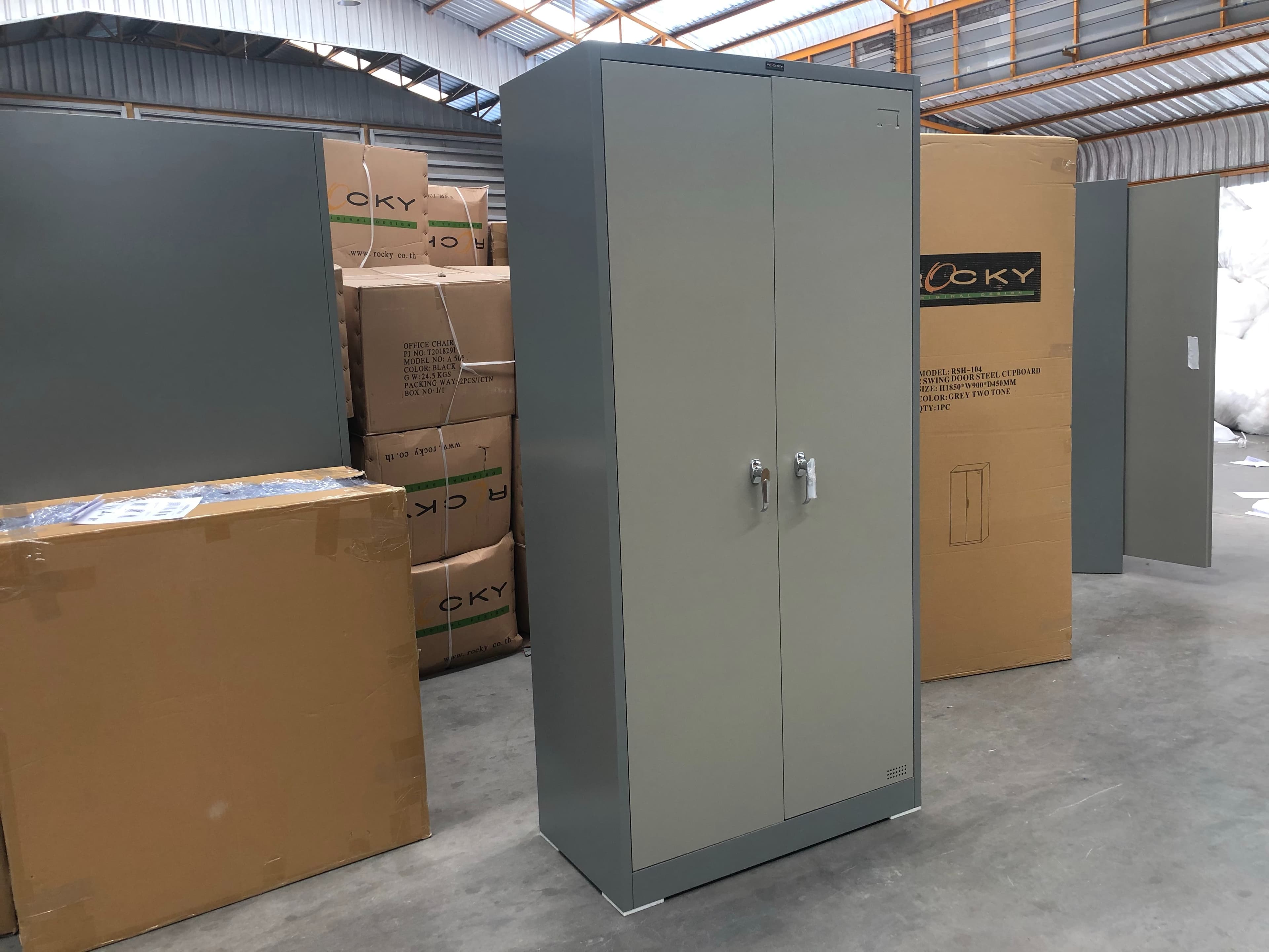 ตู้เหล็กบานเปิดทึบ มือจับบิด(เขาควาย)