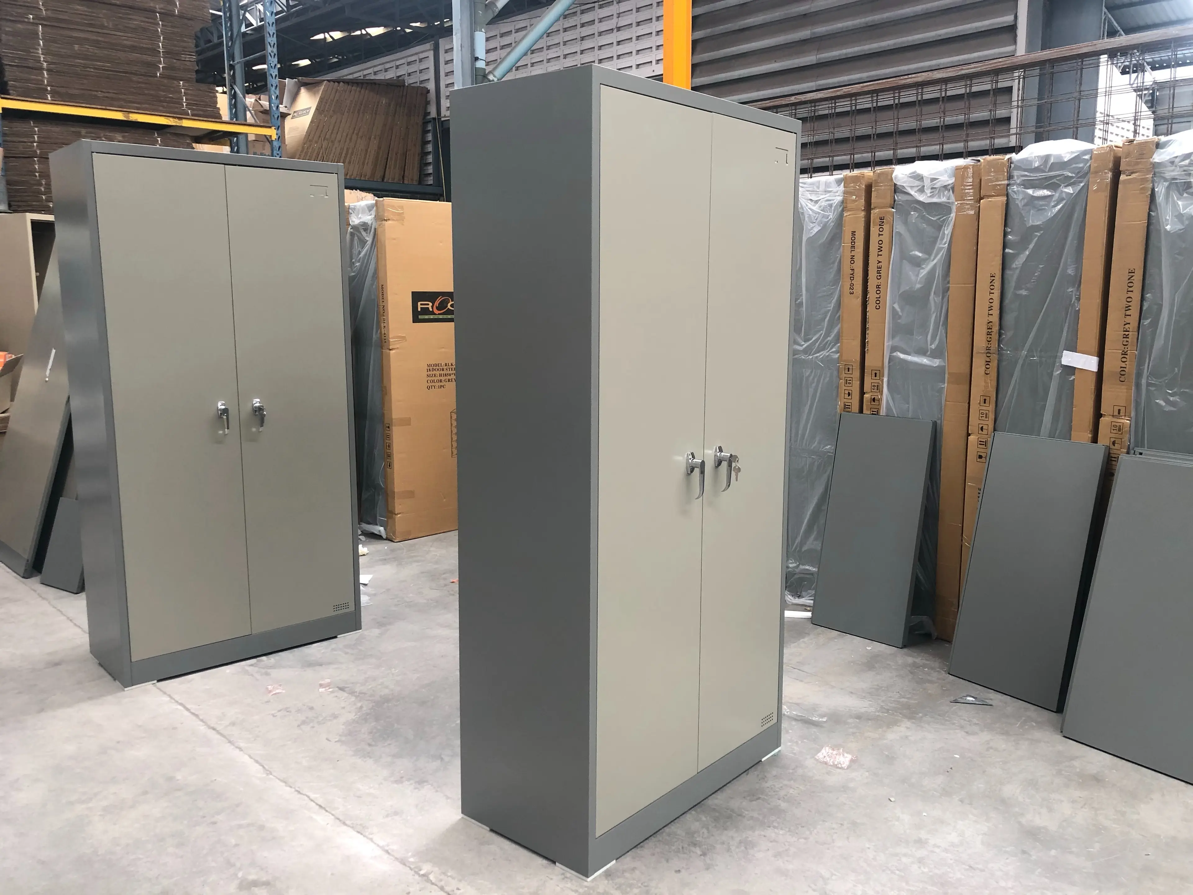 ตู้เหล็กบานเปิดทึบ มือจับบิด(เขาควาย)