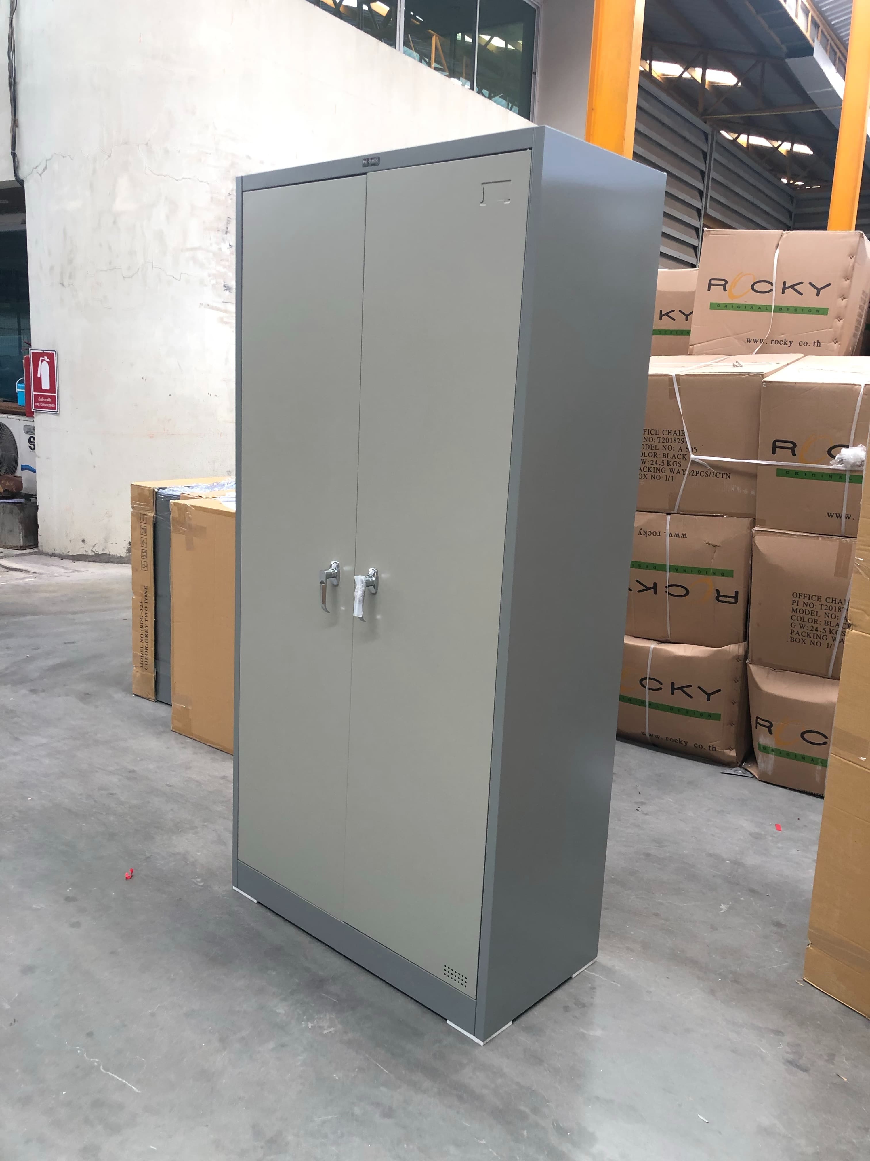 ตู้เหล็กบานเปิดทึบ มือจับบิด(เขาควาย)