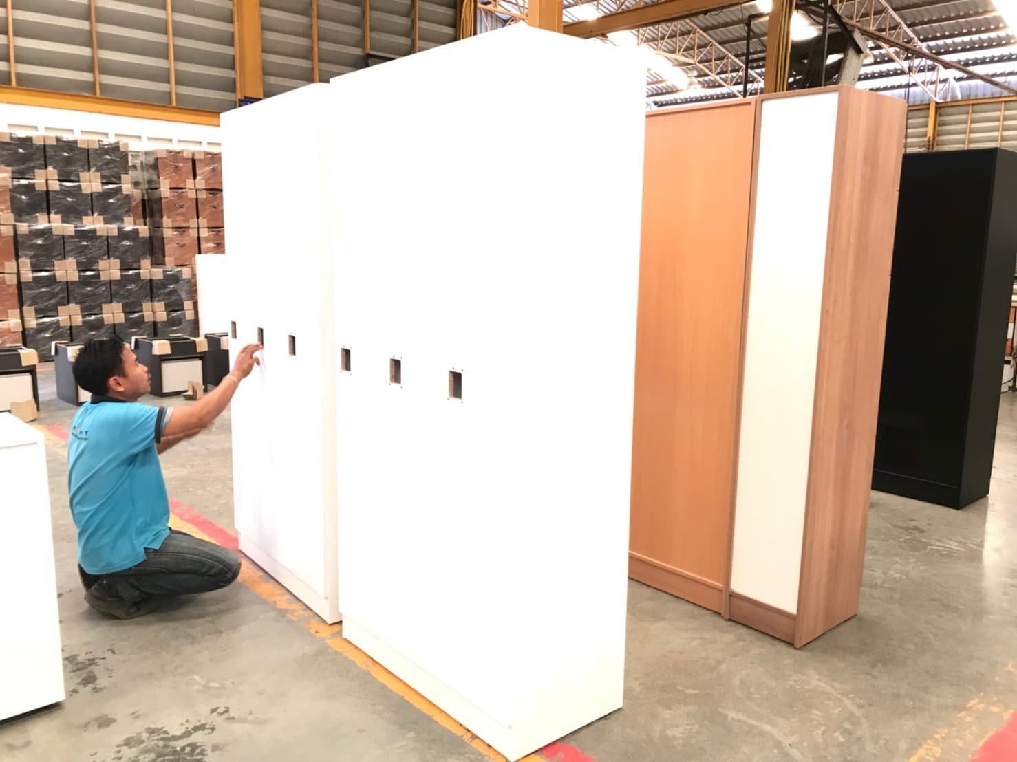 ตู้ล็อคเกอร์ไม้ 3 ช่อง