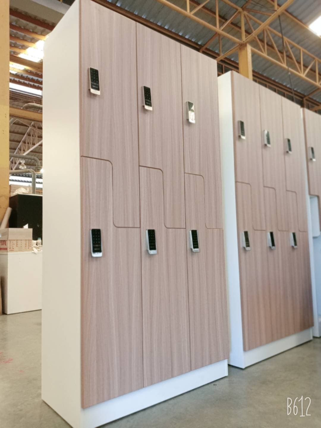 ตู้ล็อคเกอร์ไม้ 6 ช่อง ตัว Z