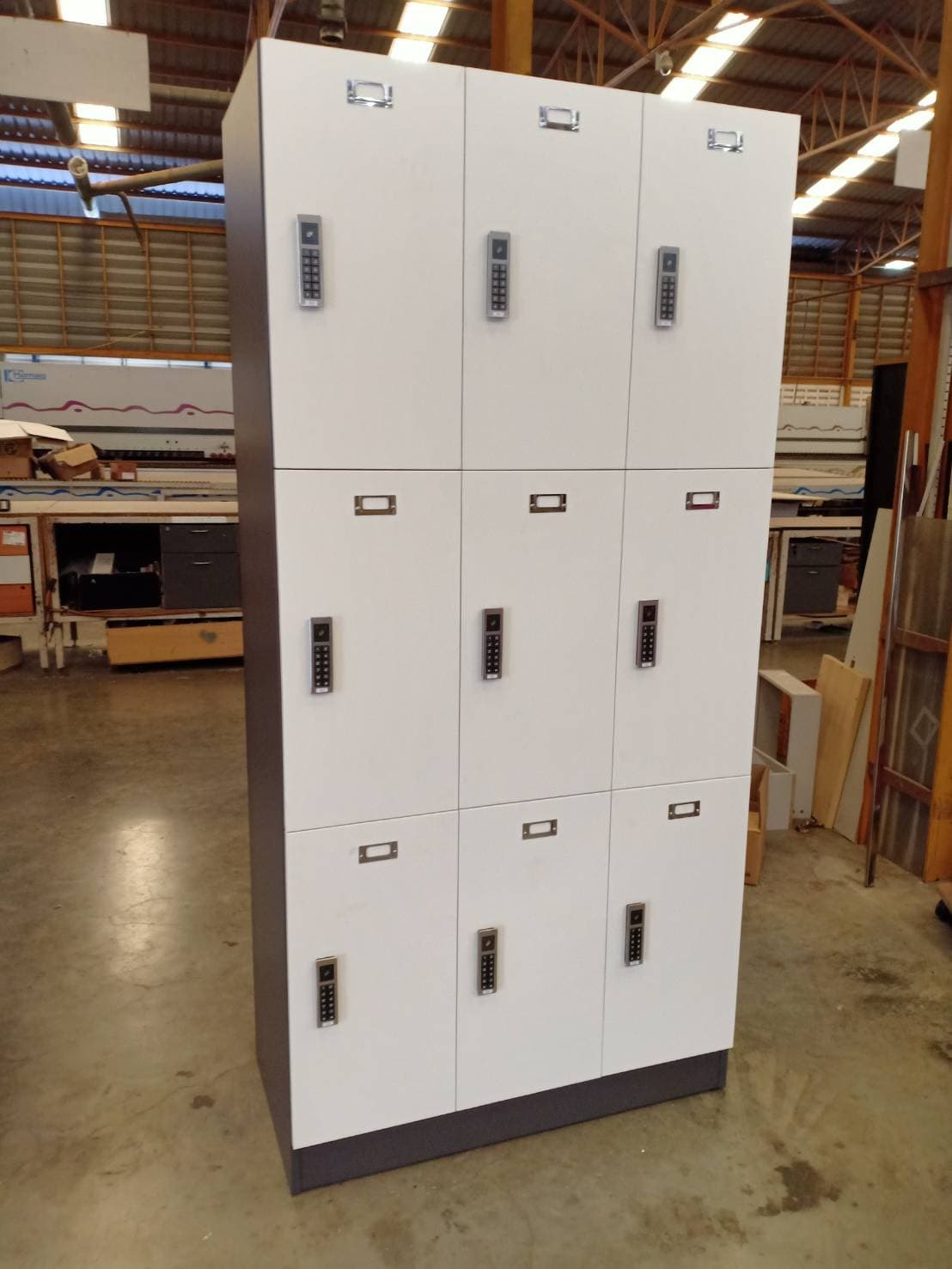 ตู้ล็อคเกอร์ไม้ 9 ช่อง