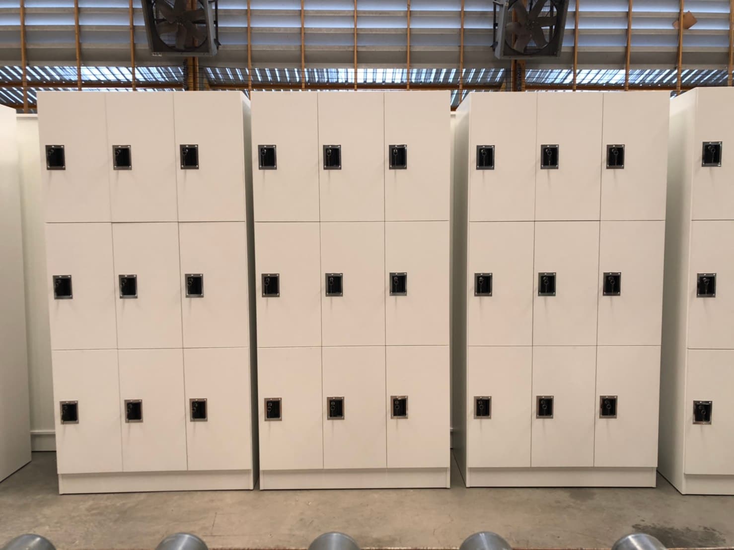 ตู้ล็อคเกอร์ไม้ 9 ช่อง