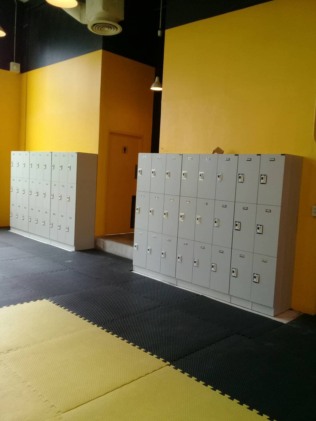 ตู้ล็อคเกอร์ไม้ 9 ช่อง