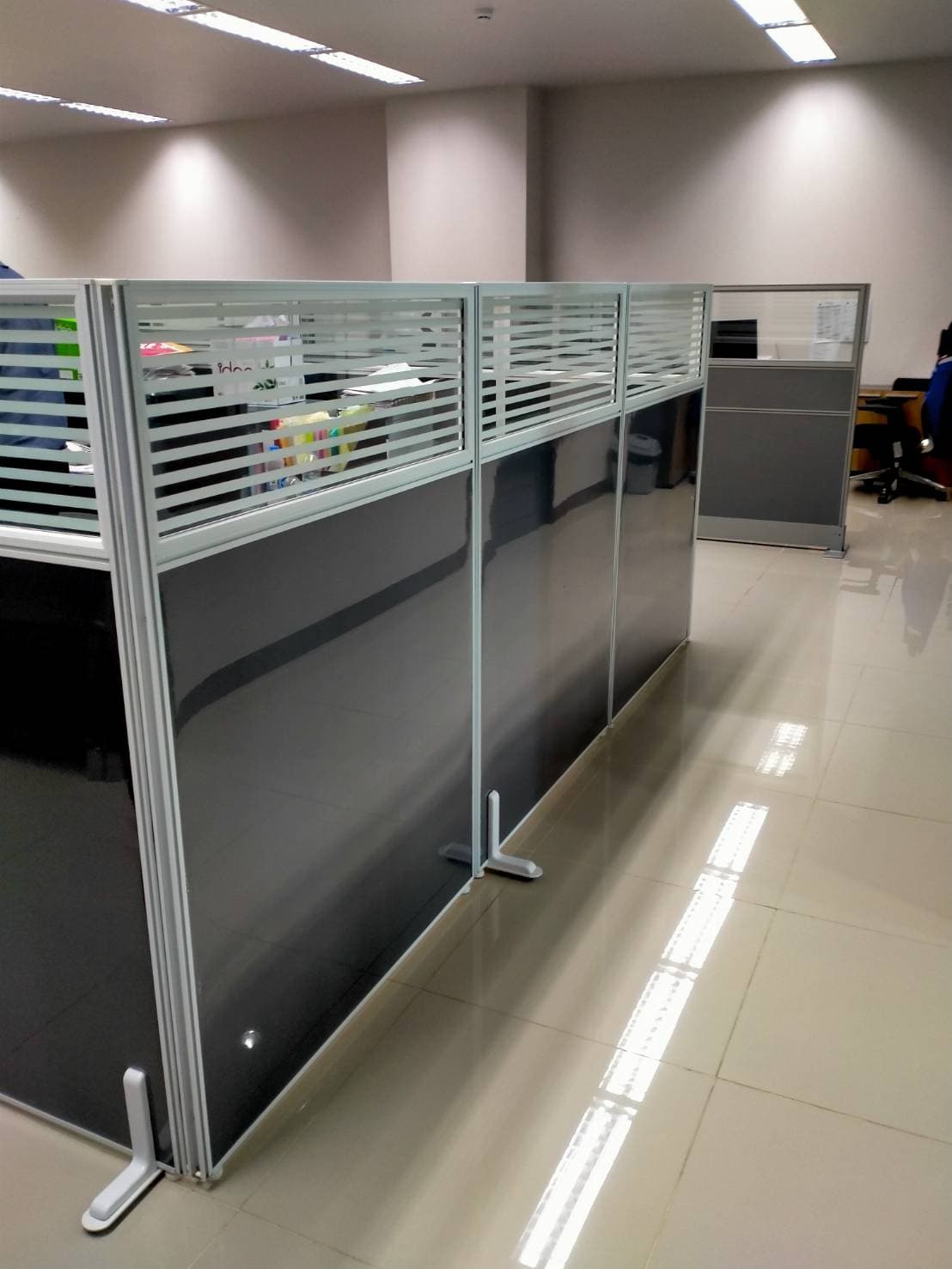 พาทิชั่นรุ่น 3 ครึ่งกระจกขัดลาย ขนาดความสูง 120 cm