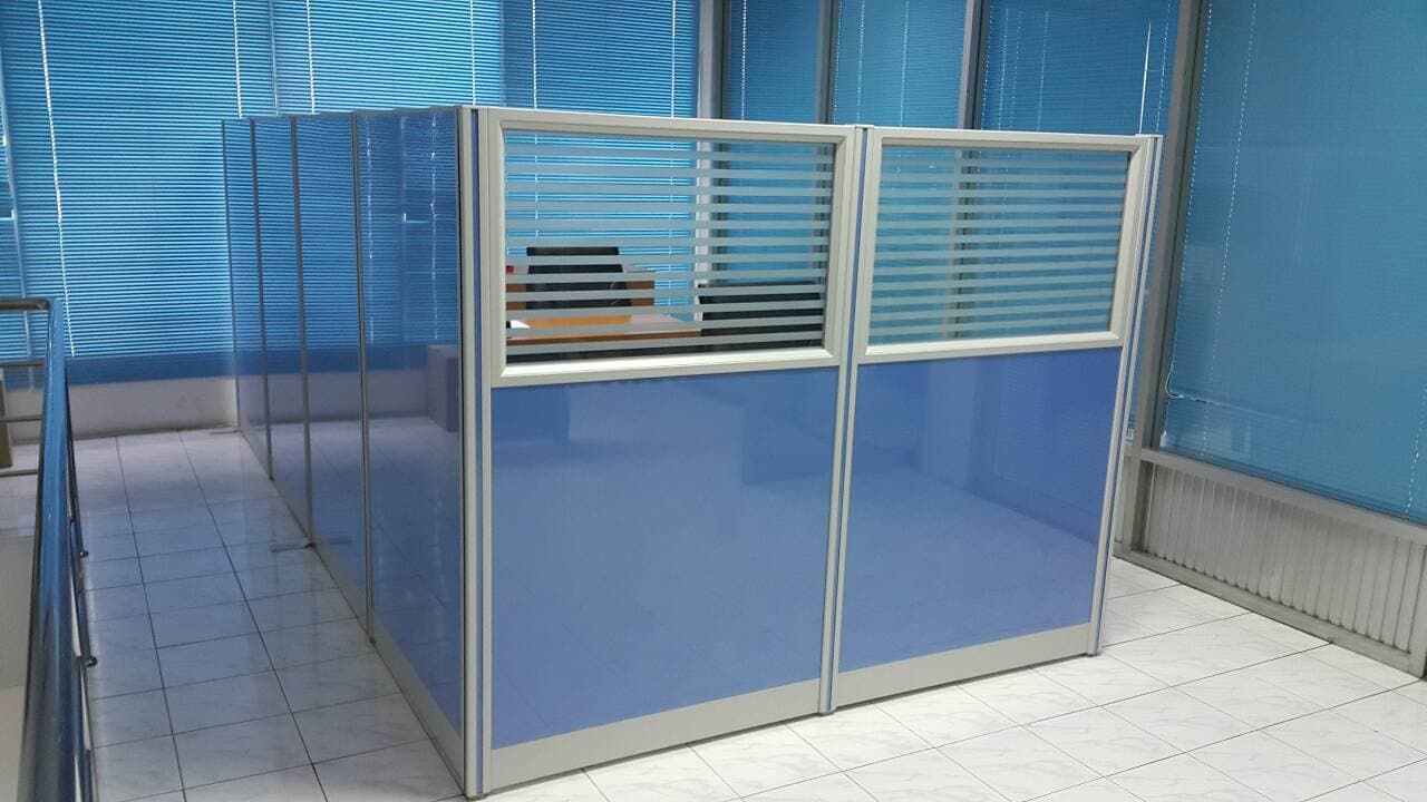 พาทิชั่นรุ่น 5 ครึ่งกระจกขัดลาย ขนาดความสูง 180 cm