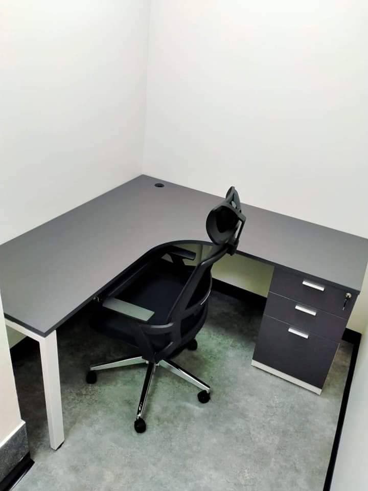 โต๊ะทำงาน Matrix ตัว L ด้านขวา