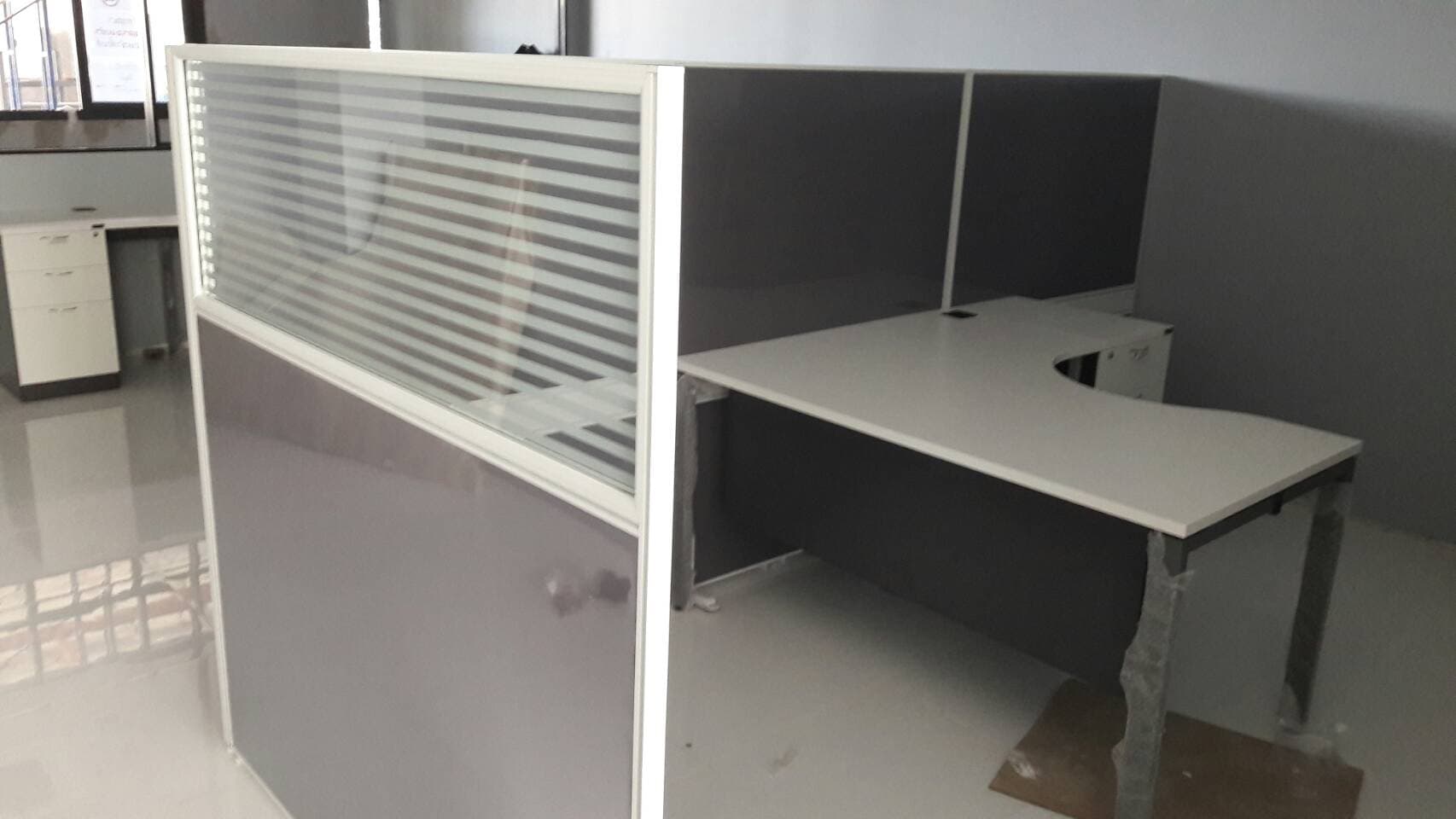 โต๊ะทำงาน Matrix ตัว L ด้านขวา