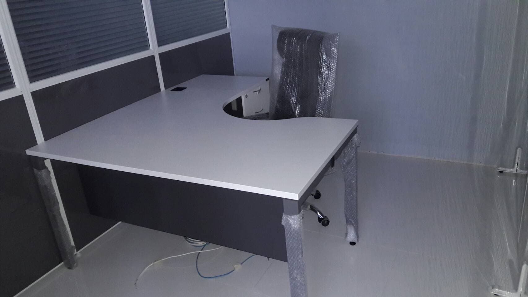 โต๊ะทำงาน Matrix ตัว L ด้านขวา